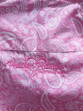 Load image into Gallery viewer, Pink &amp; White F/B Paisley